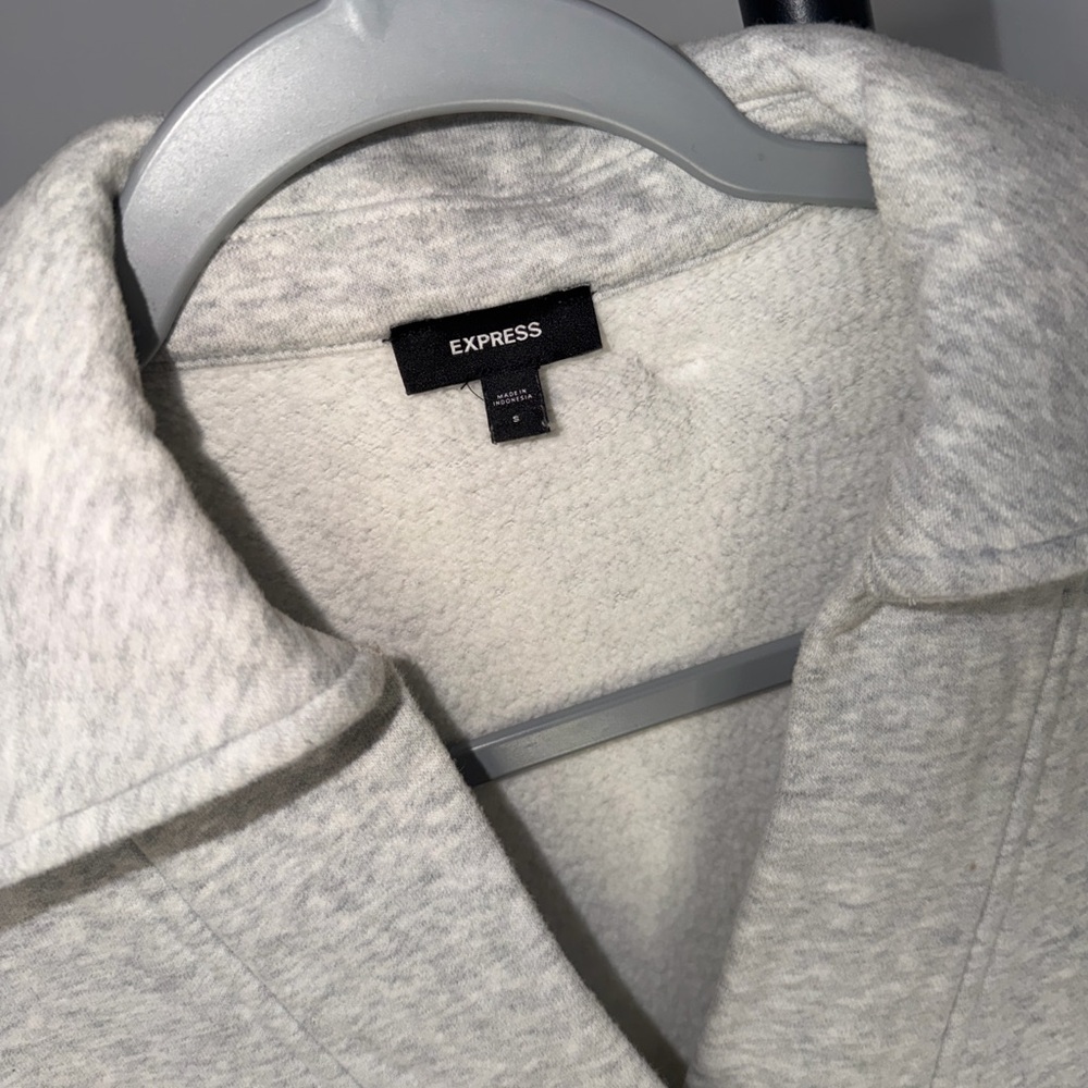 Express Relaxed V-Neck Fleece Polo Sweatshirt Size Women’s Small - Picture 6 of 9